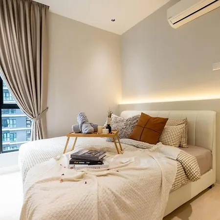 Little Smiley Flower Majestic Maxim 2Br 夜市中文房东mrt